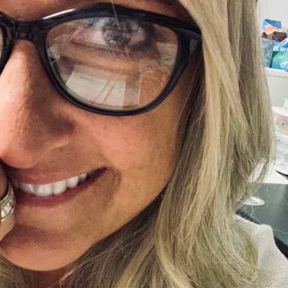 Meet your Posher, Doreen - Picture 1 of 1